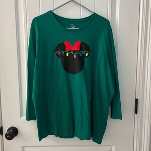 Disney christmas top